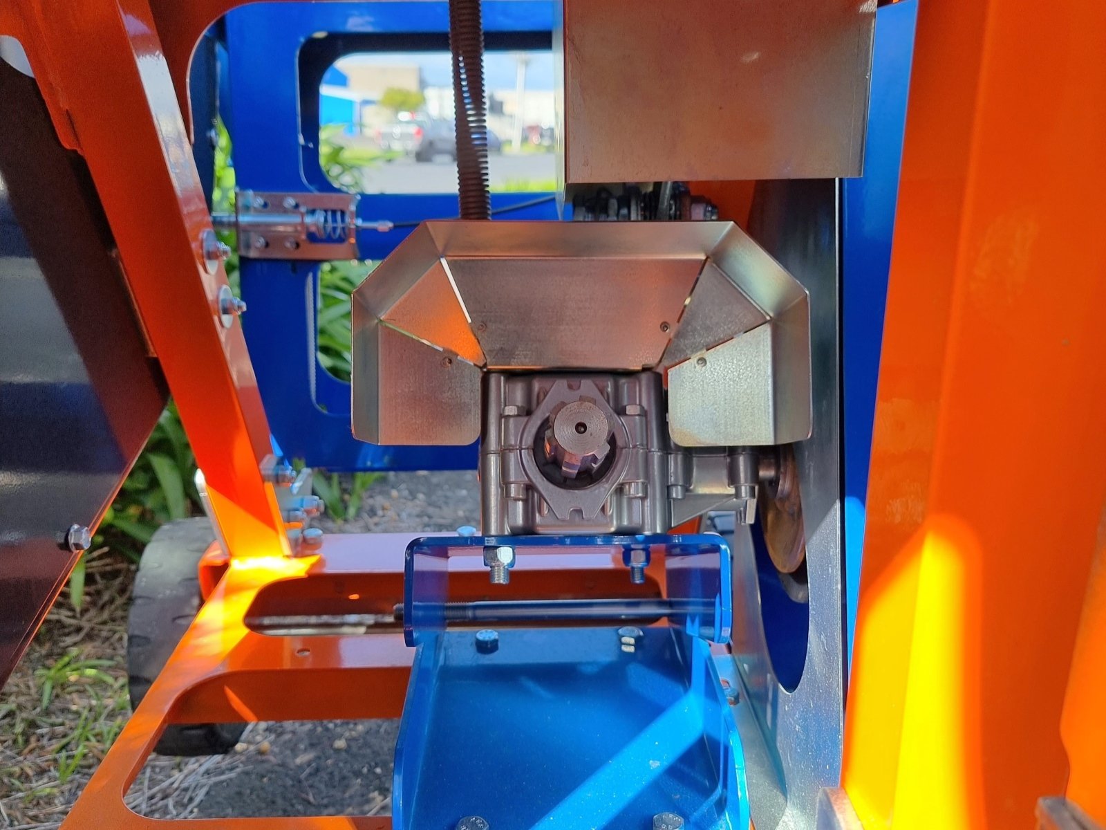 R700 Gearbox - Landscape