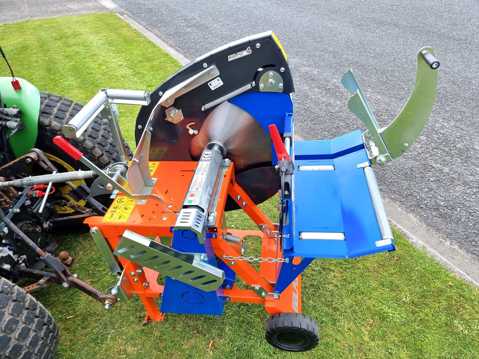 R700 Sawb - Belt Side view